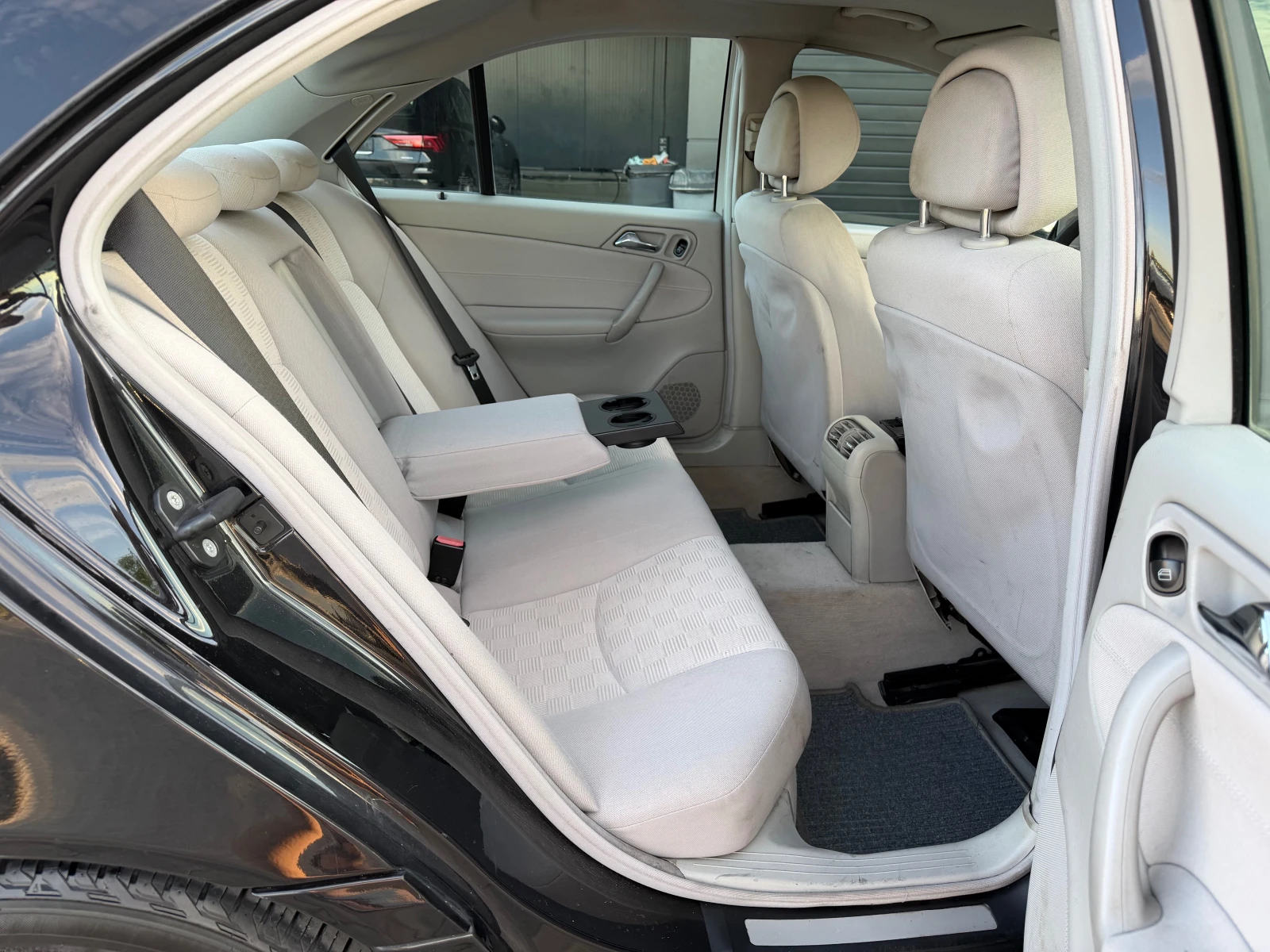 Mercedes-Benz C 220 CDI Facelift, снимка 12 - Автомобили и джипове - 54754244