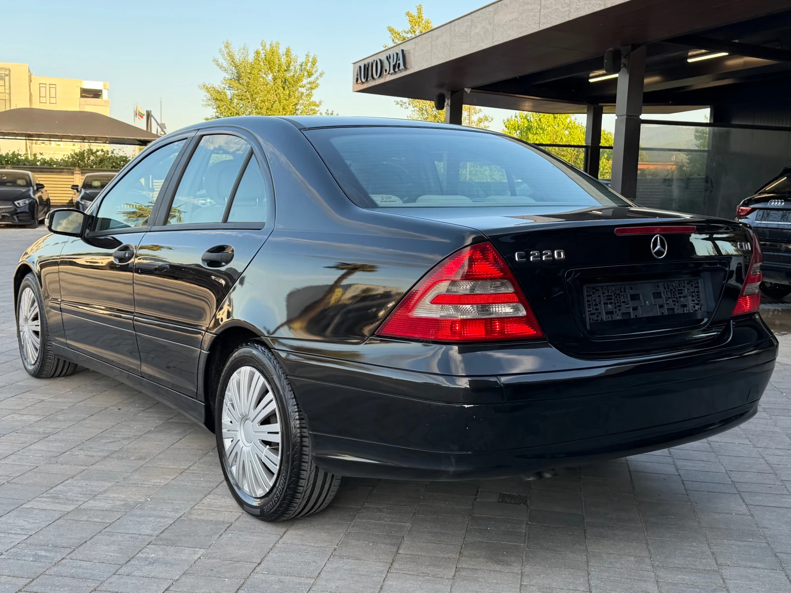 Mercedes-Benz C 220 CDI Facelift, снимка 4 - Автомобили и джипове - 54754244