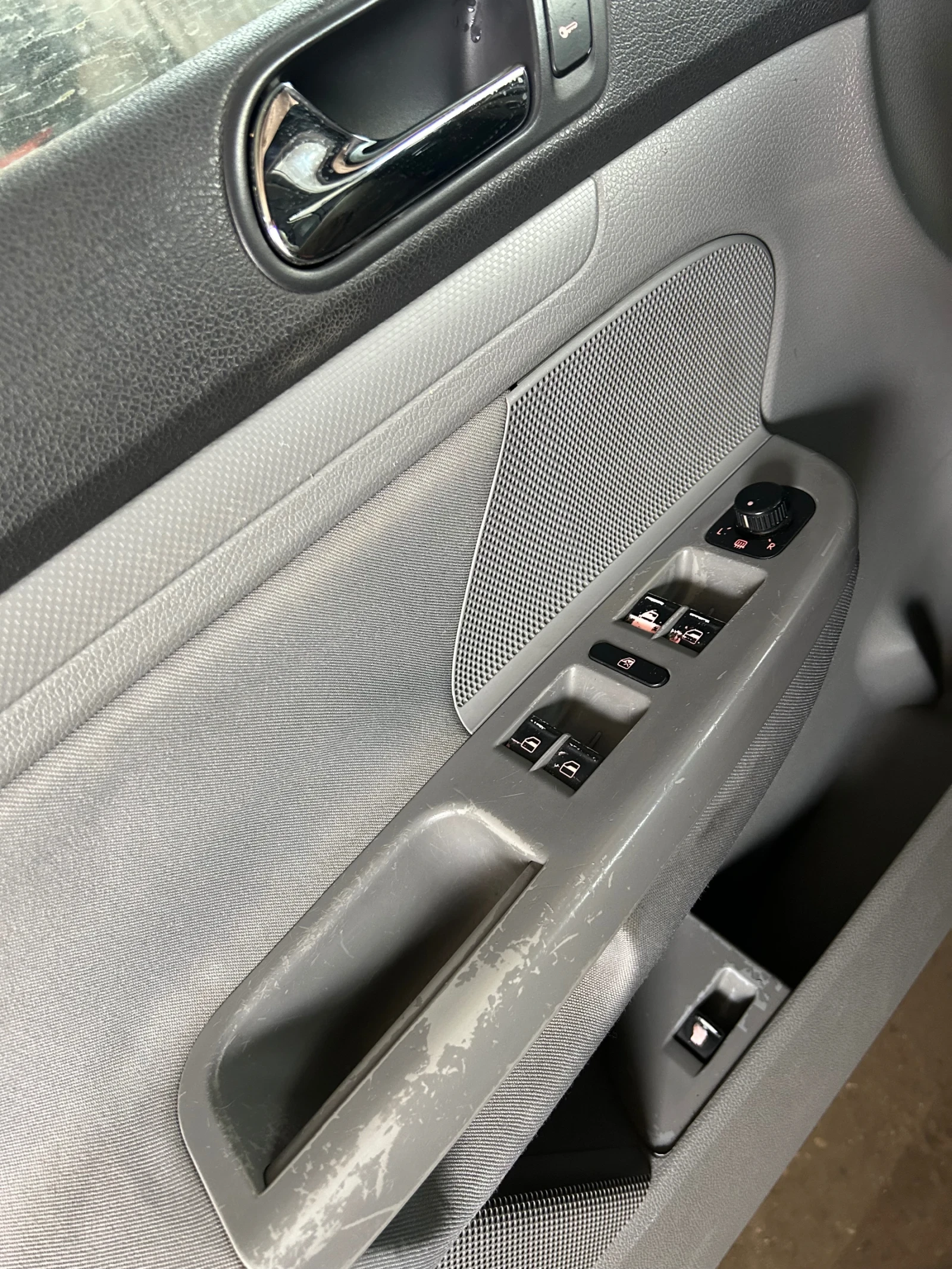 VW Golf 5, снимка 5 - Автомобили и джипове - 55567655