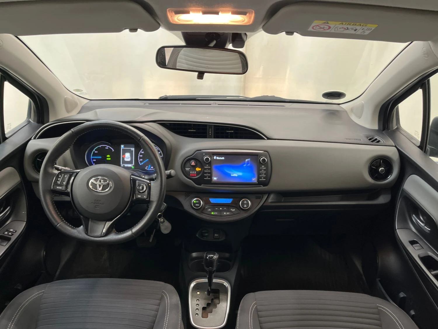 Toyota Yaris H2 1.5 Хибрид, снимка 3 - Автомобили и джипове - 55747072