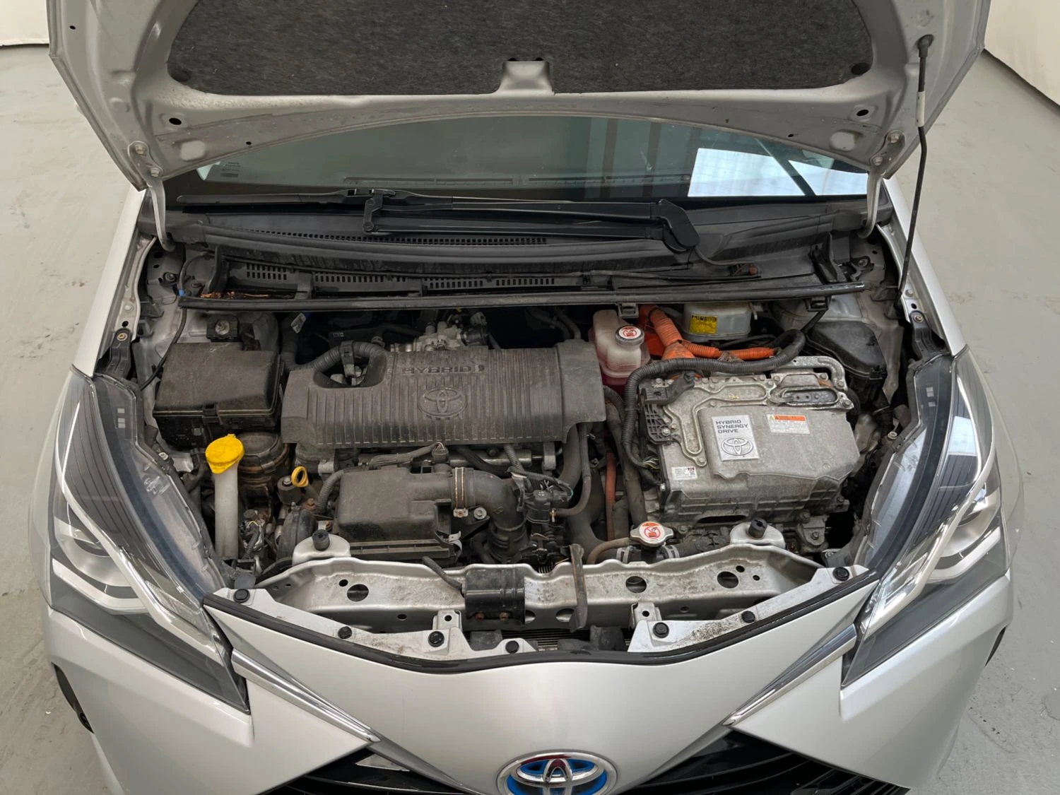 Toyota Yaris H2 1.5 Хибрид, снимка 14 - Автомобили и джипове - 55747072