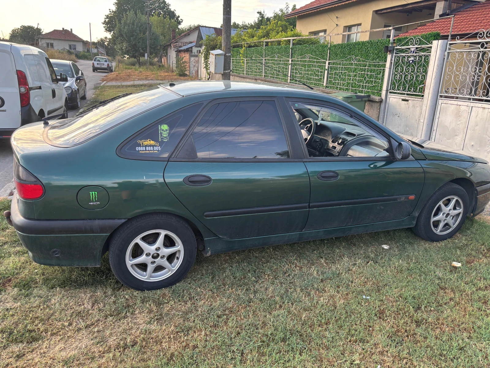 Renault Laguna 1, 8 90 mono, снимка 5 - Автомобили и джипове - 55825687