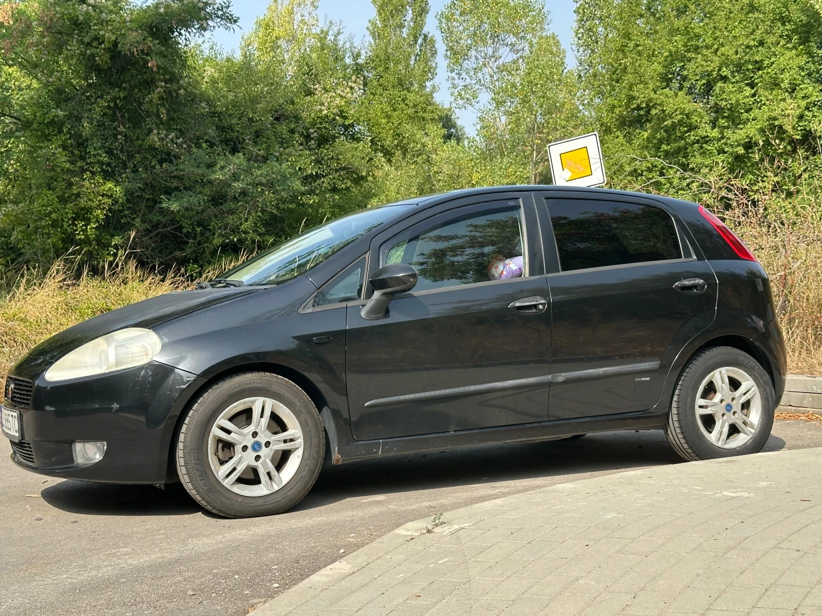 Fiat Punto 1.9 multijet, снимка 11 - Автомобили и джипове - 55871465