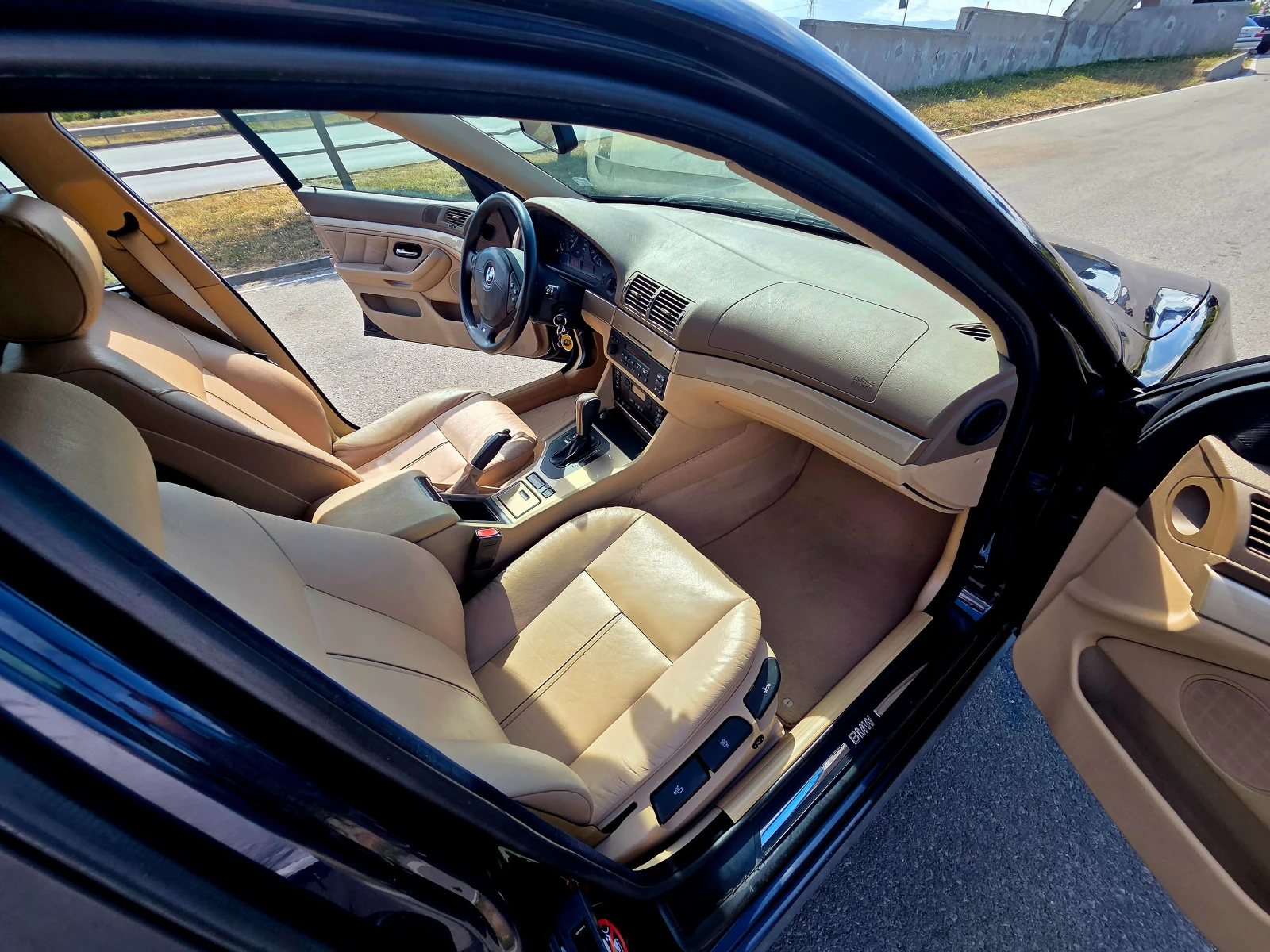 BMW 523 523i(170кс)Automatic, снимка 10 - Автомобили и джипове - 55938127