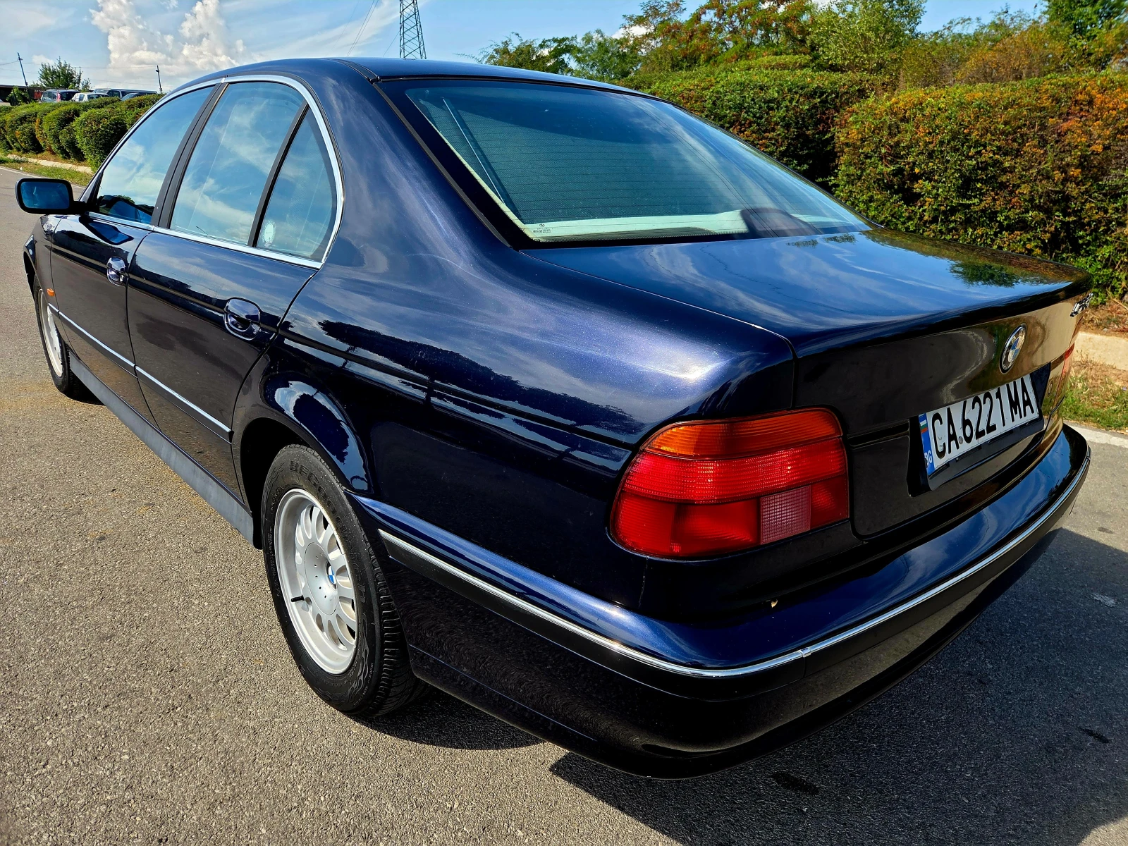 BMW 523 523i(170кс)Automatic, снимка 4 - Автомобили и джипове - 55938127