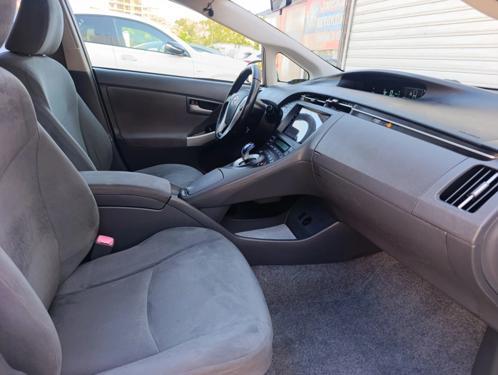 Toyota Prius 1.8 HYBRID БАТЕРИЯ В ГАРАНЦИЯ!, снимка 11 - Автомобили и джипове - 55998931