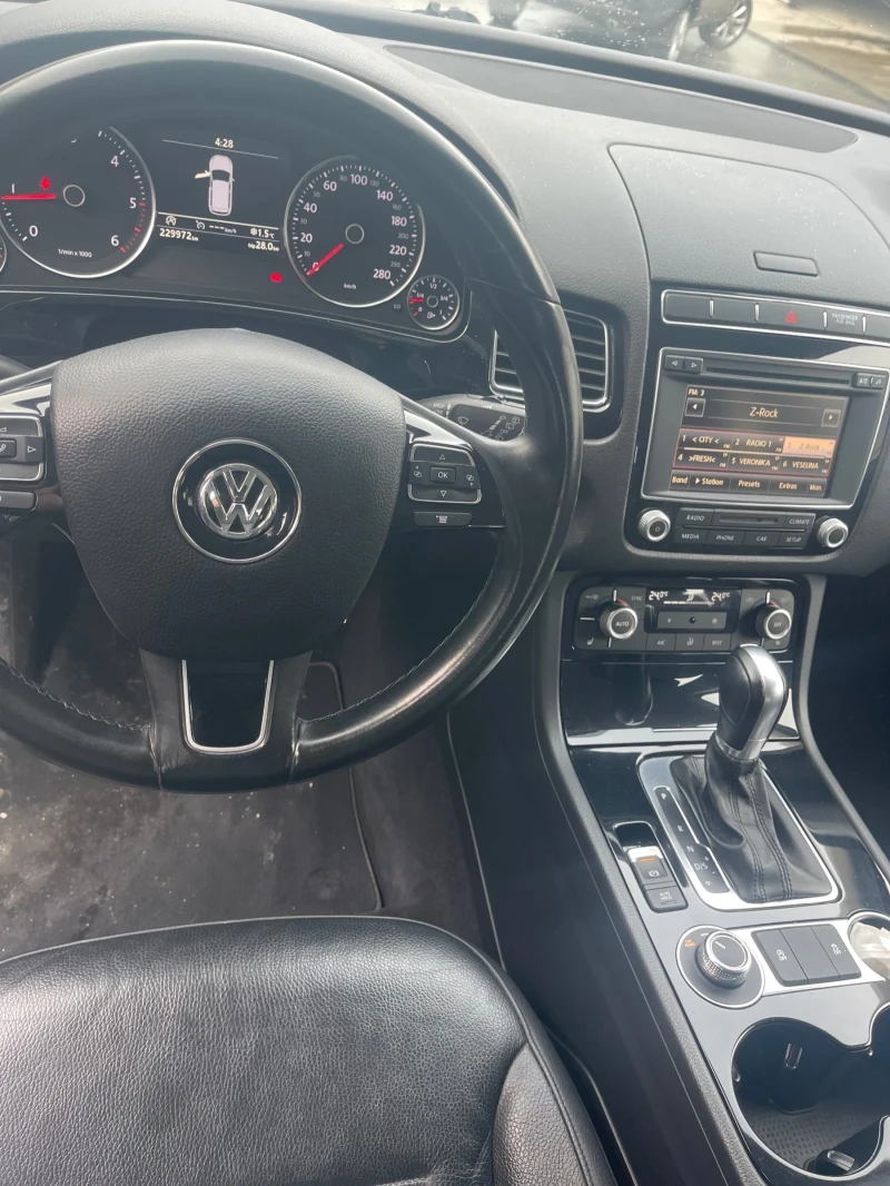 VW Touareg, снимка 5 - Автомобили и джипове - 48695686