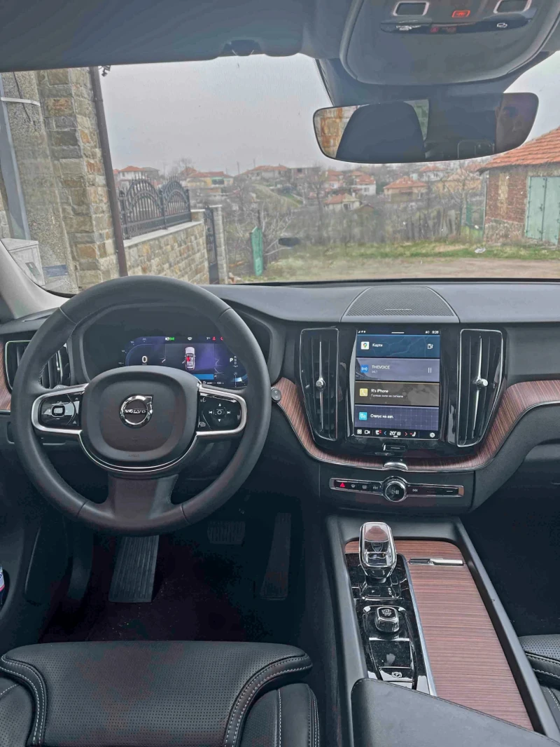 Volvo XC60 Plus Bright AWD Mild Hybrid B5, снимка 8 - Автомобили и джипове - 51700519