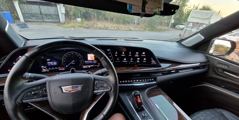 Cadillac Escalade ESV 600 SPORT PLATINUM BLACK ONYX , снимка 7 - Автомобили и джипове - 52187181