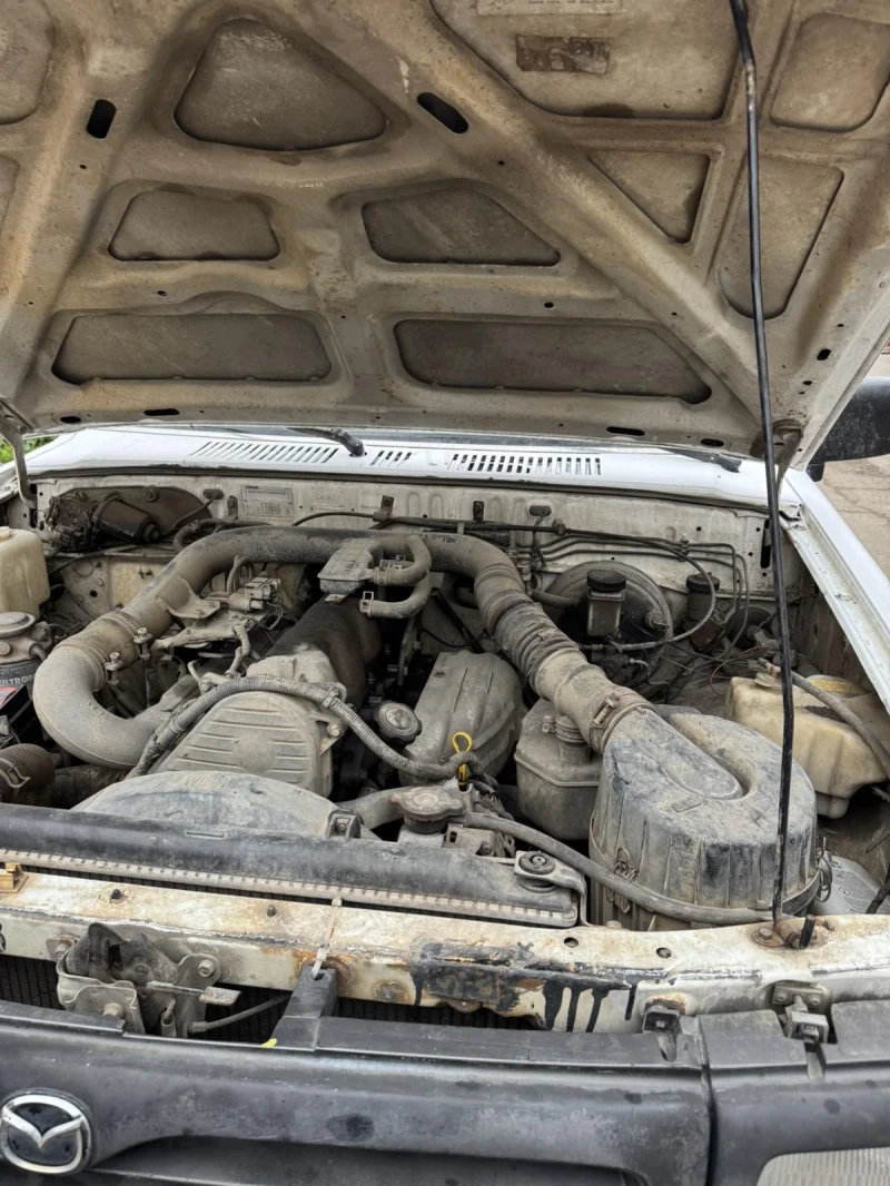 Mazda B2500, снимка 4 - Автомобили и джипове - 53065128