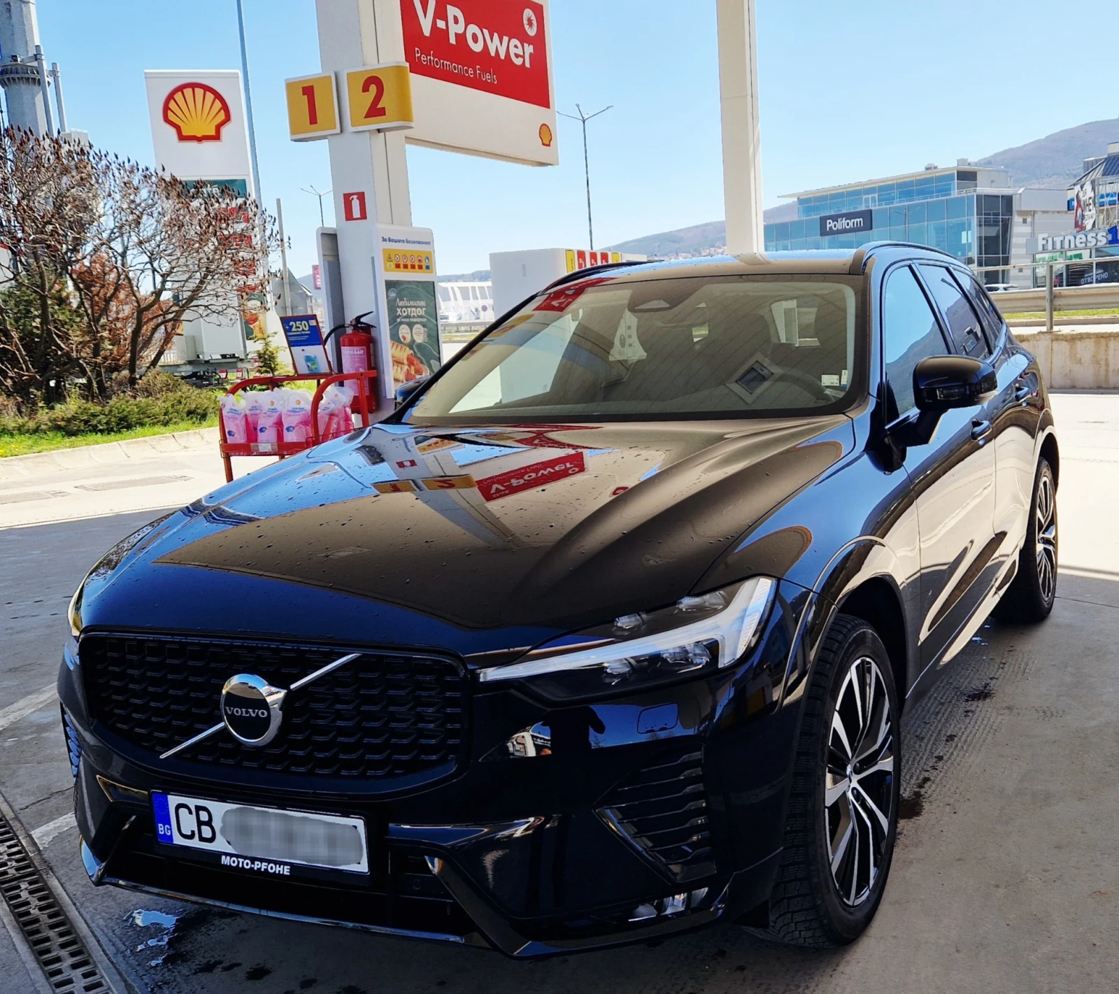 Volvo XC60 Plus Bright AWD Mild Hybrid B5, снимка 1