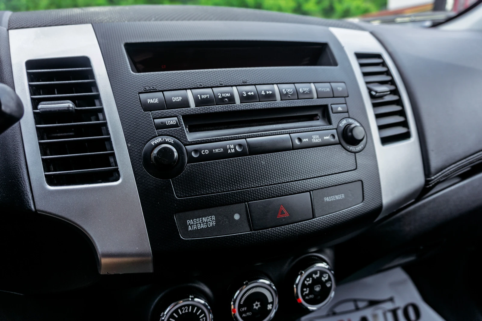 Mitsubishi Outlander 2.0 DI-D 4WD | 171 000км. | С гаранция!  - изображение 10