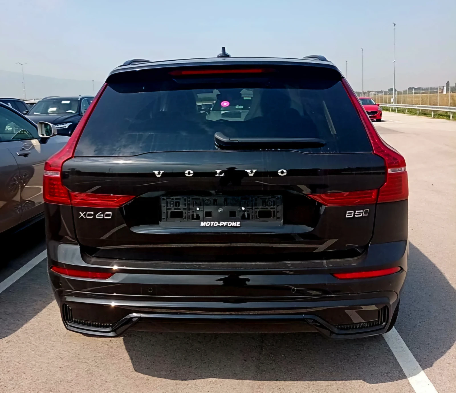 Volvo XC60 Plus Bright AWD Mild Hybrid B5 - изображение 6