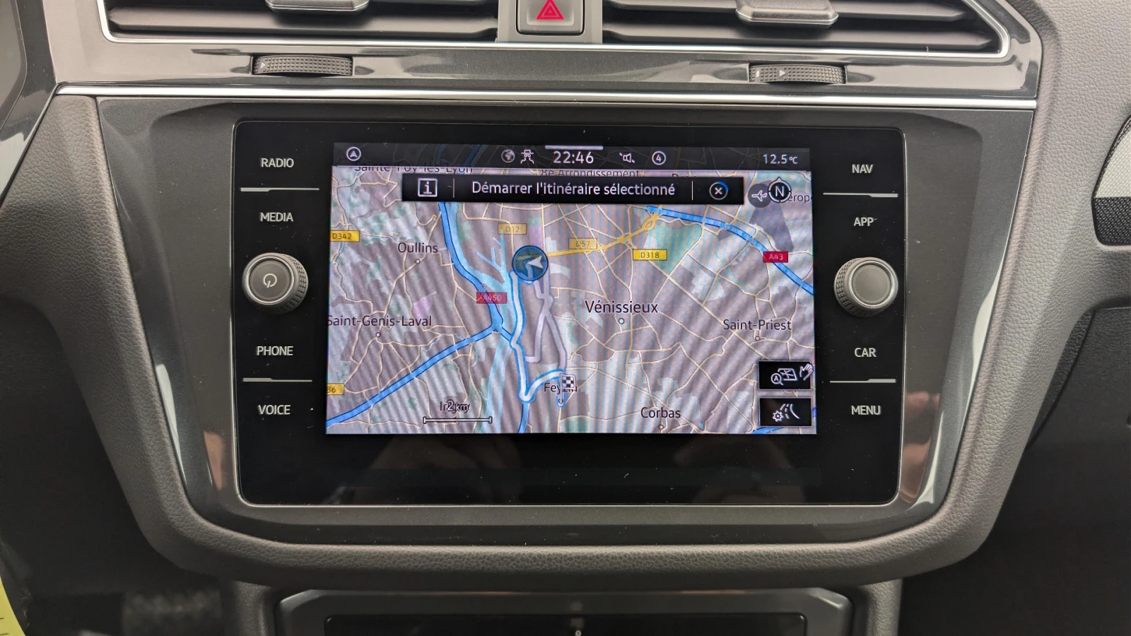 VW Tiguan 2.0 TDI Life, снимка 15 - Автомобили и джипове - 54111682