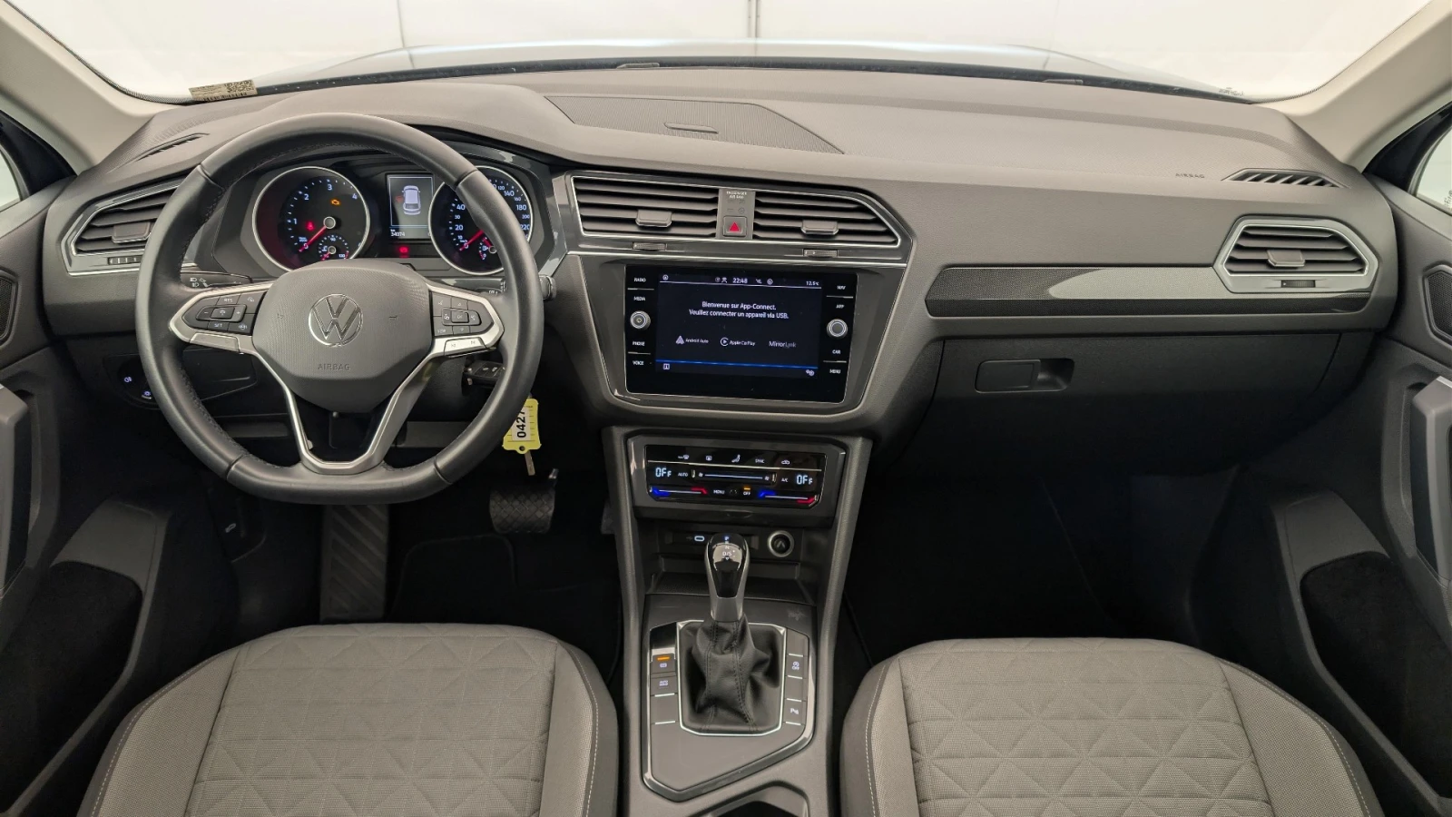 VW Tiguan 2.0 TDI Life, снимка 11 - Автомобили и джипове - 54111682