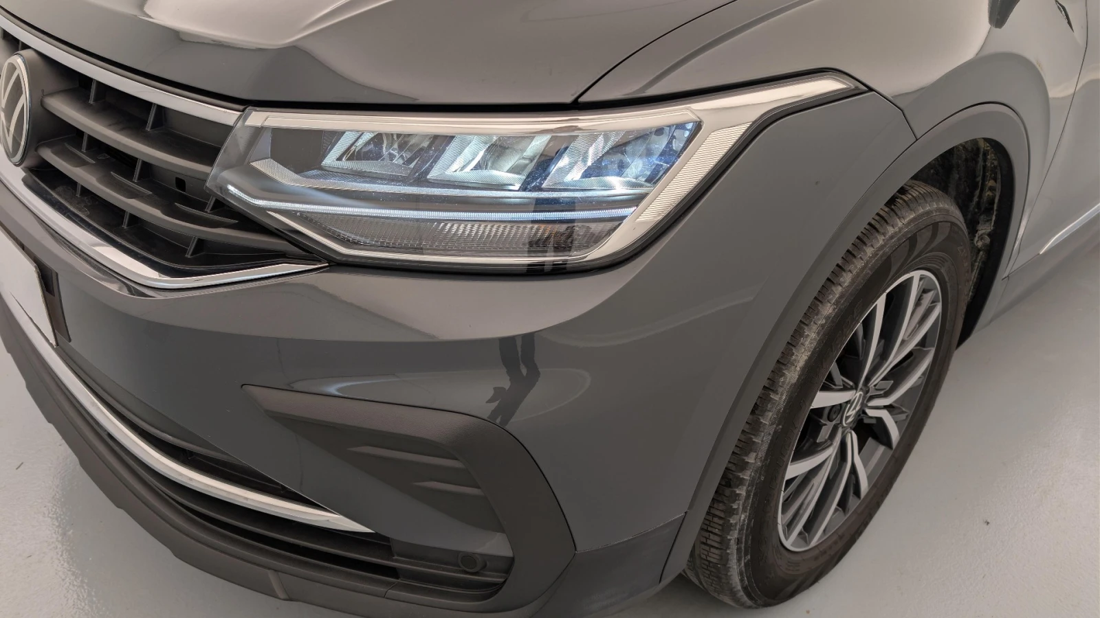 VW Tiguan 2.0 TDI Life, снимка 5 - Автомобили и джипове - 54111682