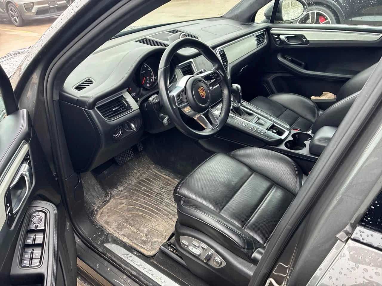 Porsche Macan * Turbo * CARFAX * Обдухване * Два ключа * , снимка 5 - Автомобили и джипове - 54210081