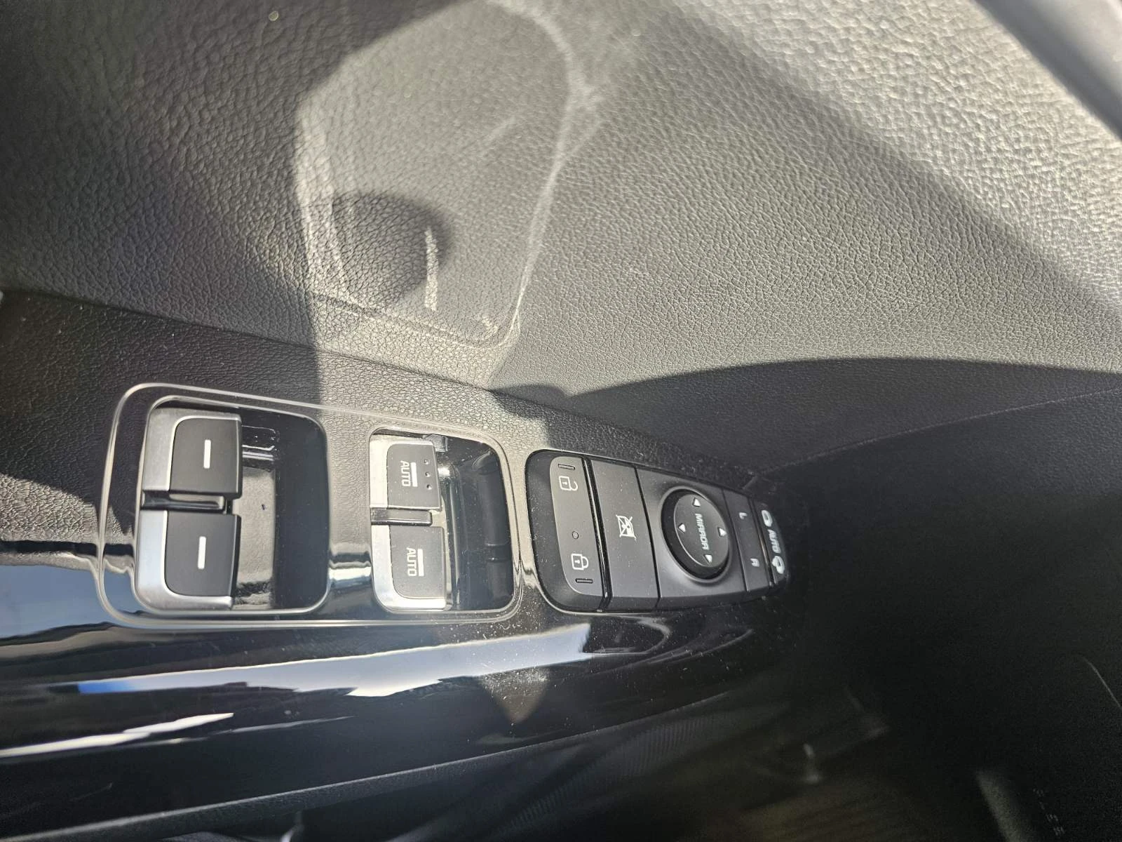 Kia Sportage 1.6 TCe 177hp EDC 4x4 * в гаранция до 01.2027, снимка 14 - Автомобили и джипове - 54228580