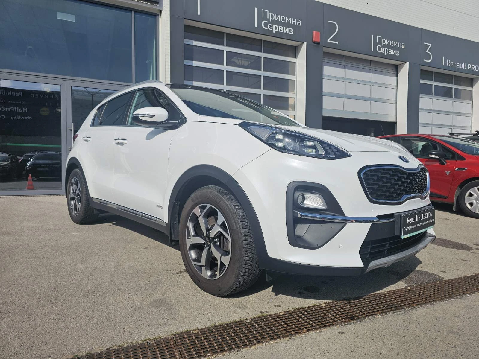 Kia Sportage 1.6 TCe 177hp EDC 4x4 * в гаранция до 01.2027, снимка 2 - Автомобили и джипове - 54228580