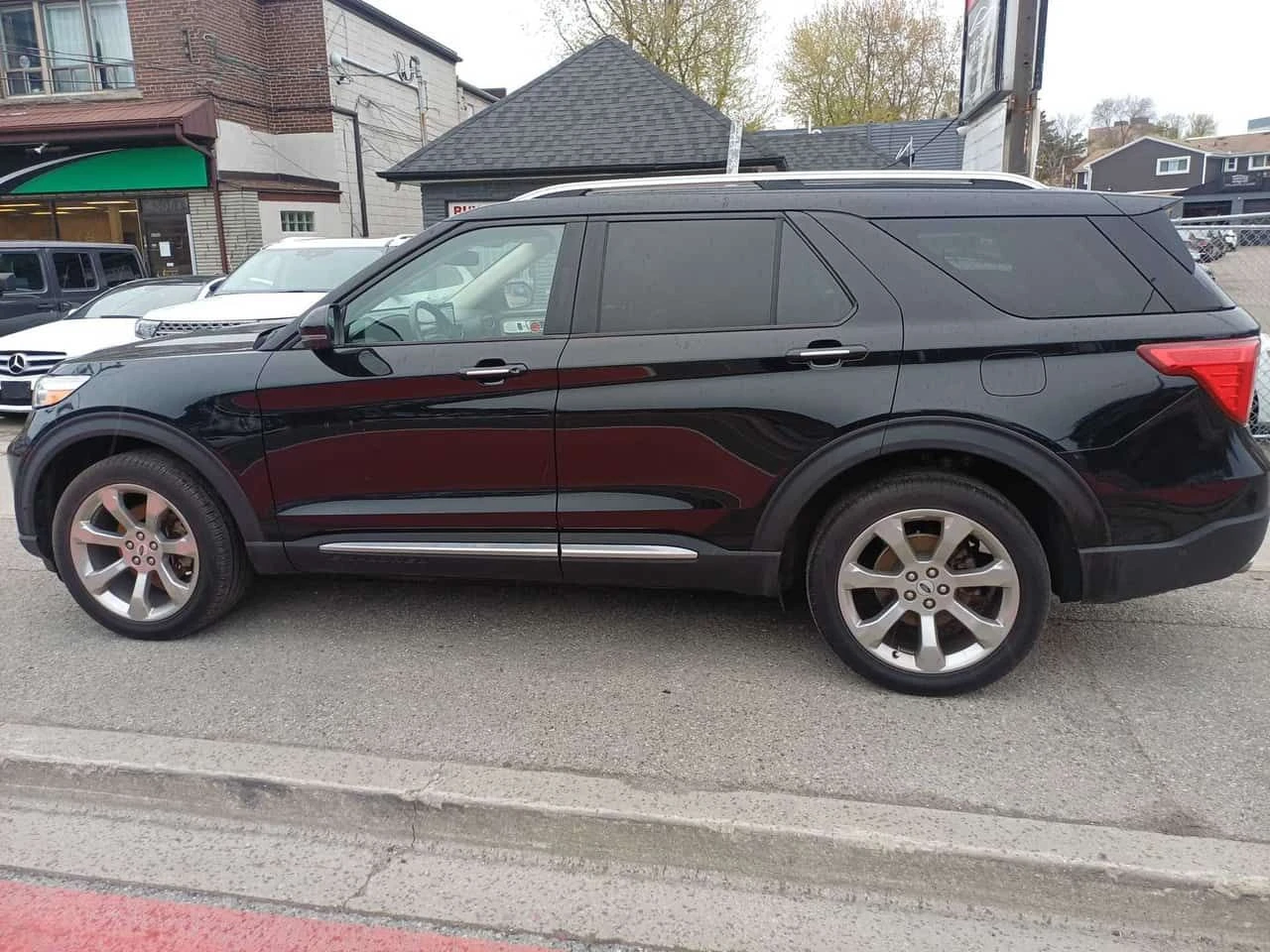 Ford Explorer * Platinum * ПОДГРЕВ * ОБДУХВАНЕ * 360 * ПАНОРАМА, снимка 3 - Автомобили и джипове - 54370840