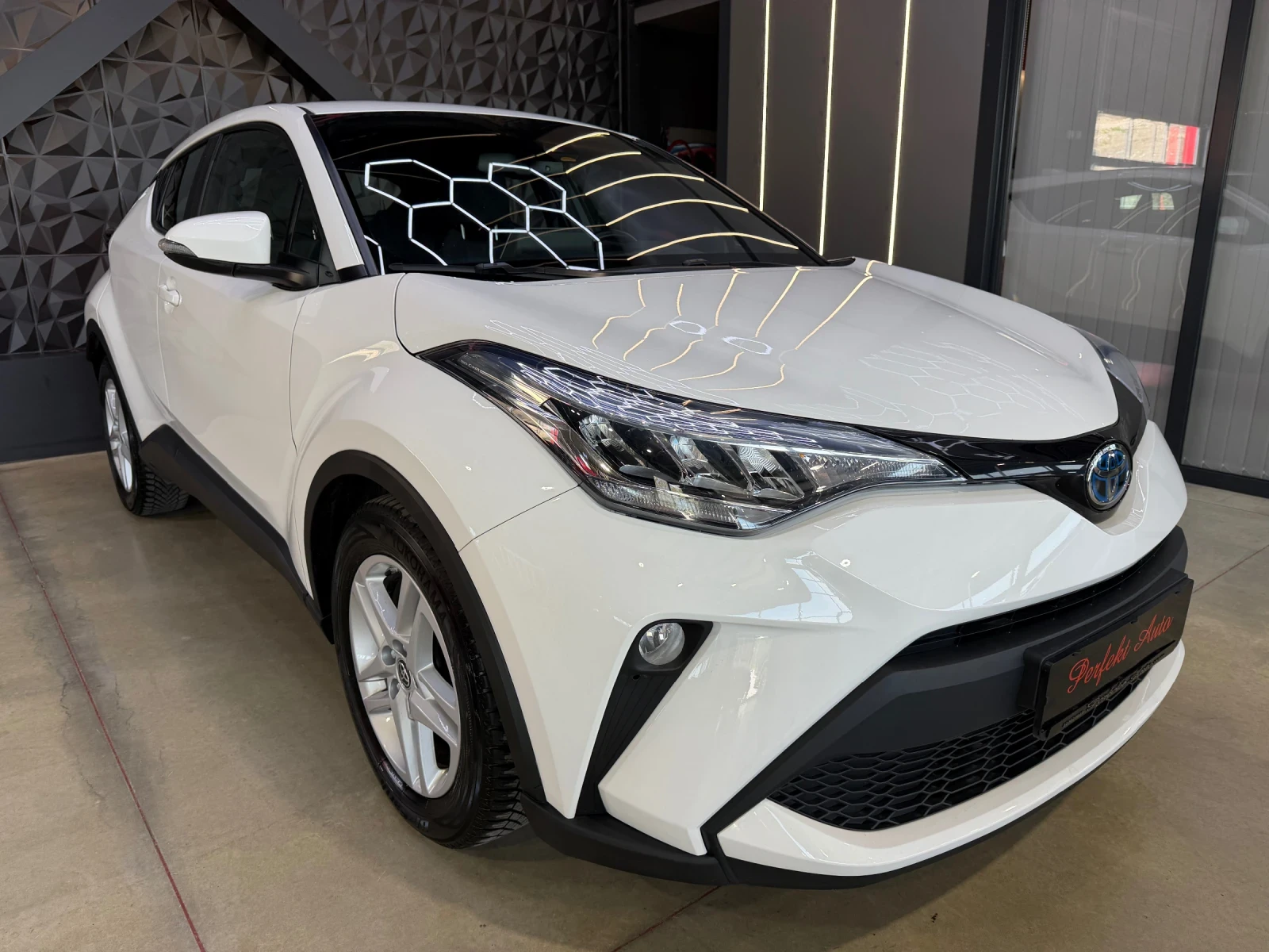 Toyota C-HR 1.8 HYBRID 
