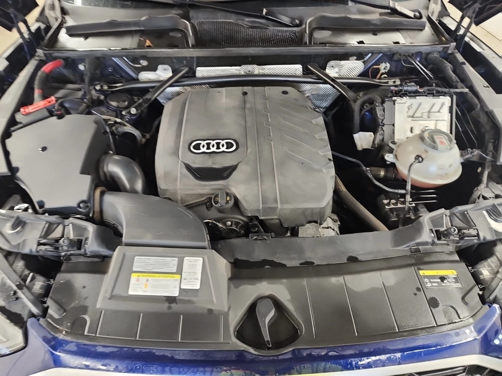 Audi Q5 Progressiv / Quattro / Navarra Blue Metallic / , снимка 11 - Автомобили и джипове - 55317157
