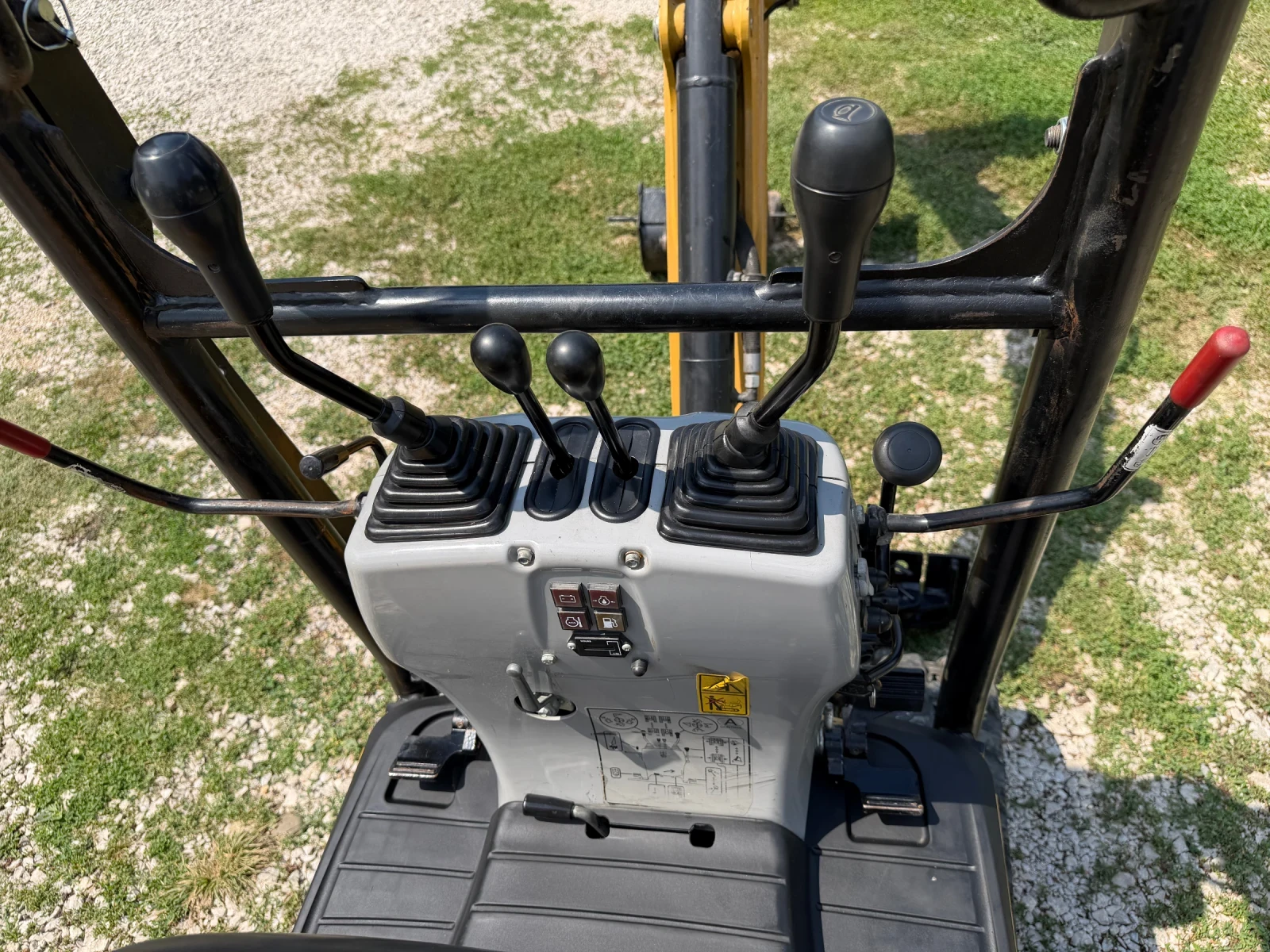 Багер Caterpillar 300.9 D EXCAVATOR, снимка 6 - Индустриална техника - 54793634