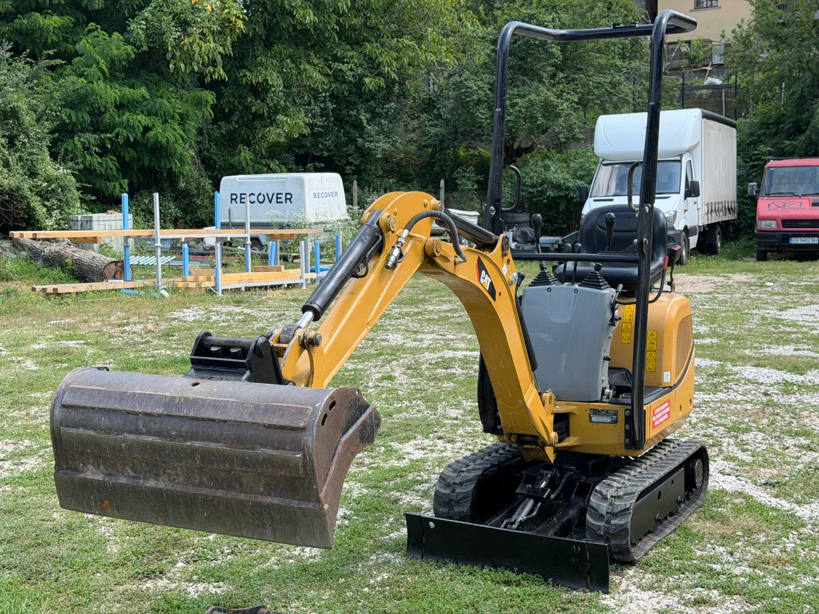 Багер Caterpillar 300.9 D EXCAVATOR