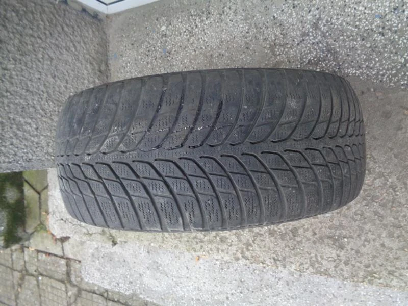 Гуми Зимни 225/45R17, снимка 3 - Гуми и джанти - 49504454