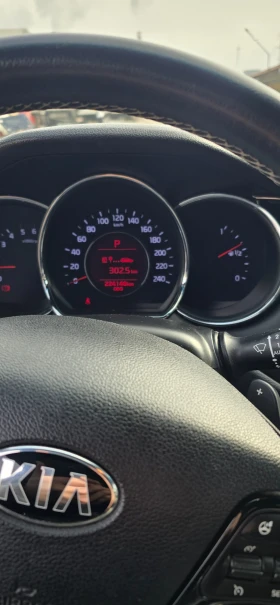 Kia Ceed Комби - 9000 € / 17602.47 лв. - 17510328 7