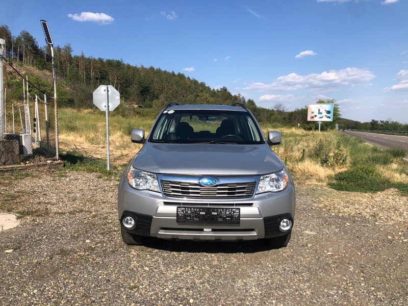 Subaru Forester 2.0 , снимка 1 - Автомобили и джипове - 46590408