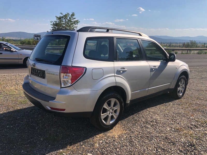 Subaru Forester 2.0 , снимка 4 - Автомобили и джипове - 46590408