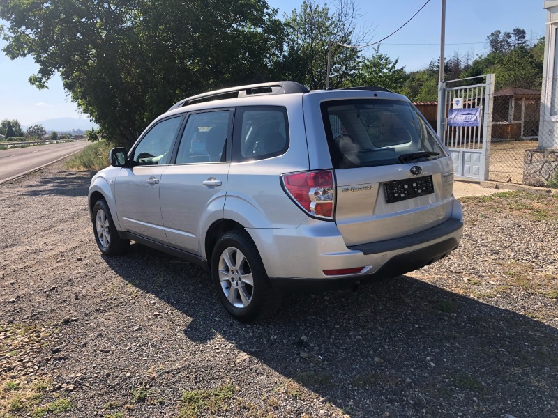 Subaru Forester 2.0 , снимка 9 - Автомобили и джипове - 46590408