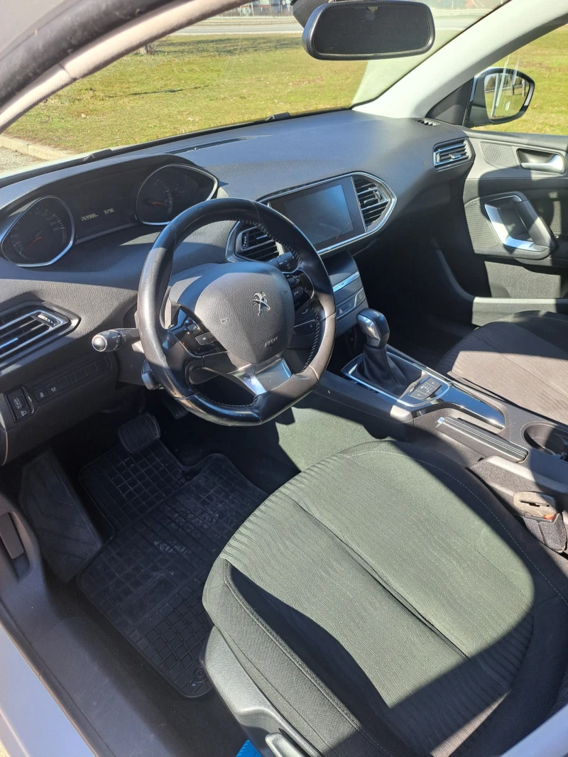 Peugeot 308 1.6 BlueHDI, снимка 11 - Автомобили и джипове - 49362601