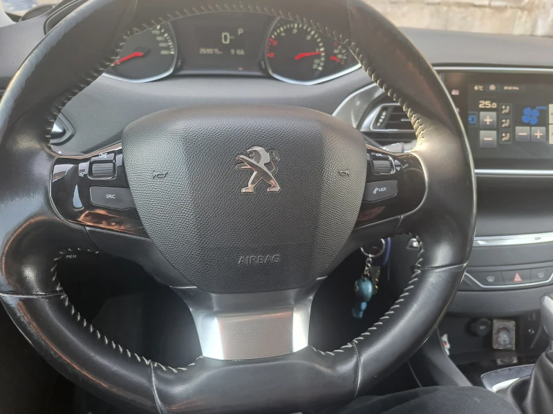 Peugeot 308 1.6 BlueHDI, снимка 13 - Автомобили и джипове - 49362601