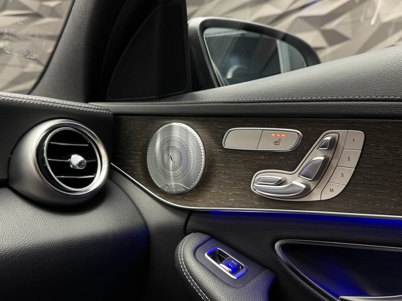 Mercedes-Benz C 220 4Matic AMG Burmester* 360* Подгрев, снимка 12 - Автомобили и джипове - 49644434
