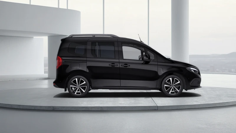 Mercedes-Benz T-класа T180d, снимка 3 - Автомобили и джипове - 50988991