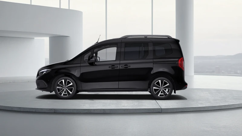 Mercedes-Benz T-класа T180d, снимка 7 - Автомобили и джипове - 50988991