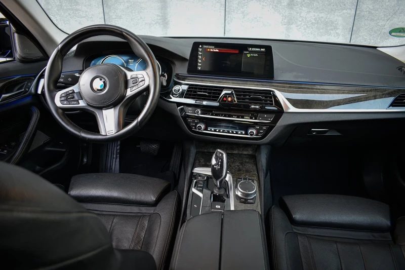 BMW 530 CarPlay, M пакет, Head up, LED, Recaro, снимка 10 - Автомобили и джипове - 51291481