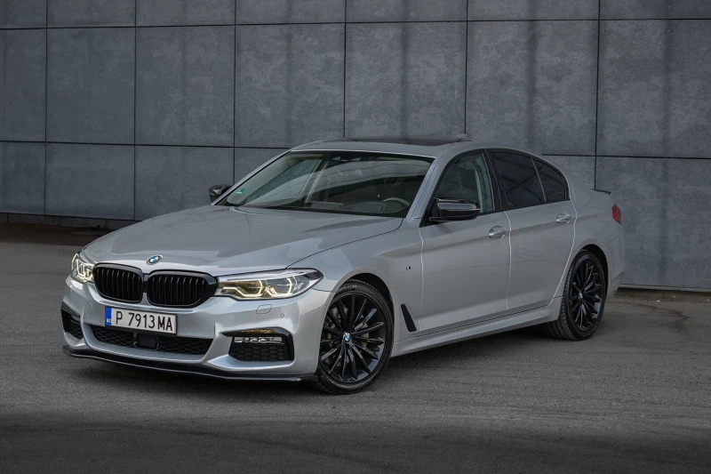 BMW 530 CarPlay, M пакет, Head up, LED, Recaro, снимка 2 - Автомобили и джипове - 51291481