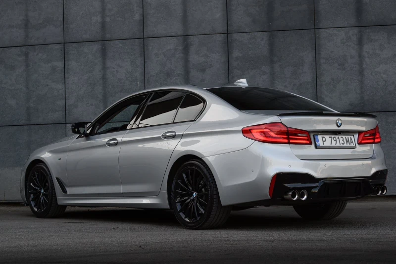 BMW 530 CarPlay, M пакет, Head up, LED, Recaro, снимка 9 - Автомобили и джипове - 51291481