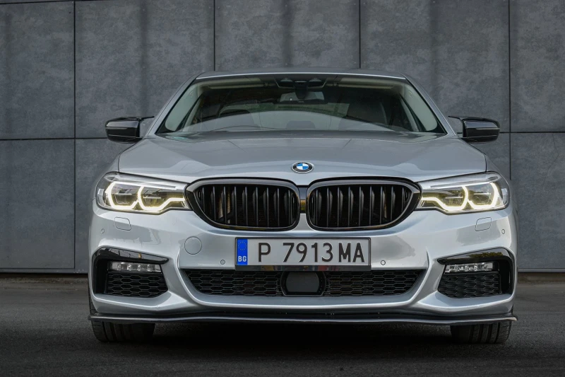 BMW 530 CarPlay, M пакет, Head up, LED, Recaro, снимка 3 - Автомобили и джипове - 51291481