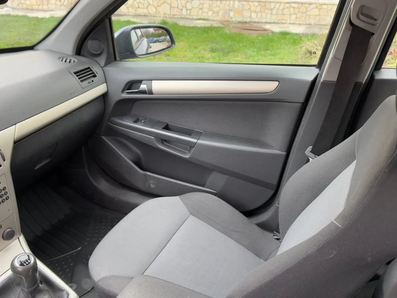Opel Astra 1.7 CDTI ТОП СЪСТОЯНИЕ, снимка 10 - Автомобили и джипове - 52672647