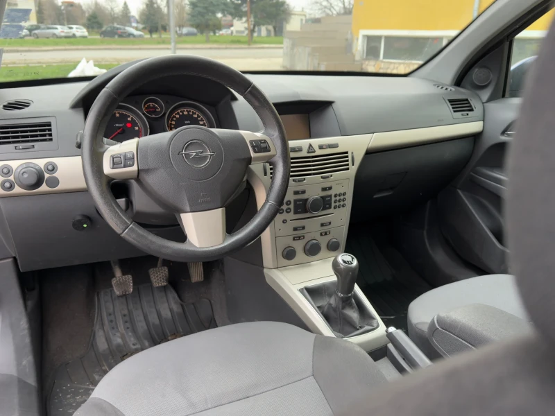 Opel Astra 1.7 CDTI ТОП СЪСТОЯНИЕ, снимка 8 - Автомобили и джипове - 52672647