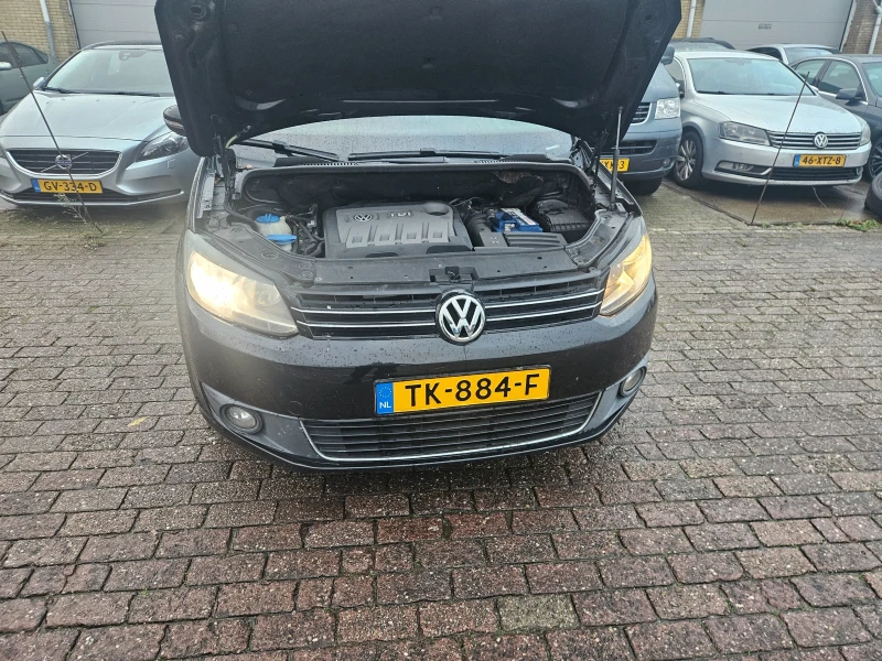 VW Touran 2.0 TDI, снимка 9 - Автомобили и джипове - 52674752
