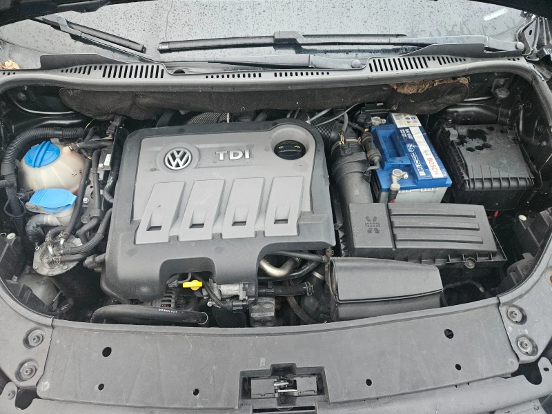 VW Touran 2.0 TDI, снимка 6 - Автомобили и джипове - 52674752