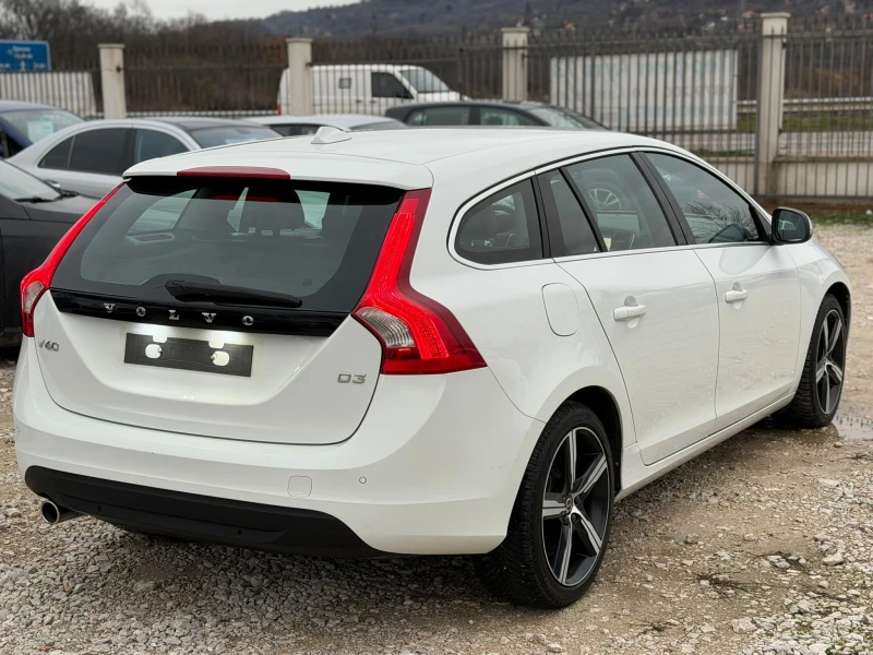 Volvo V60 2.0 дизел Италия, снимка 5 - Автомобили и джипове - 52727284