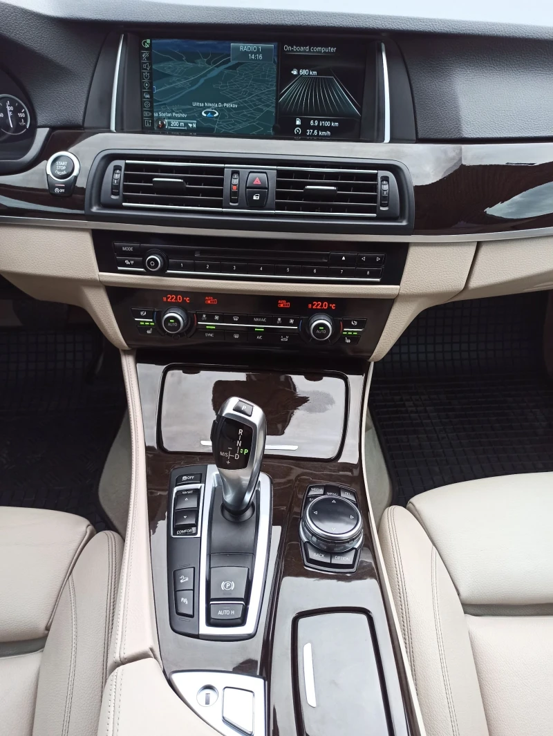 BMW 520 Xdrive/LED/Facelift/Euro6B/, снимка 9 - Автомобили и джипове - 52868403