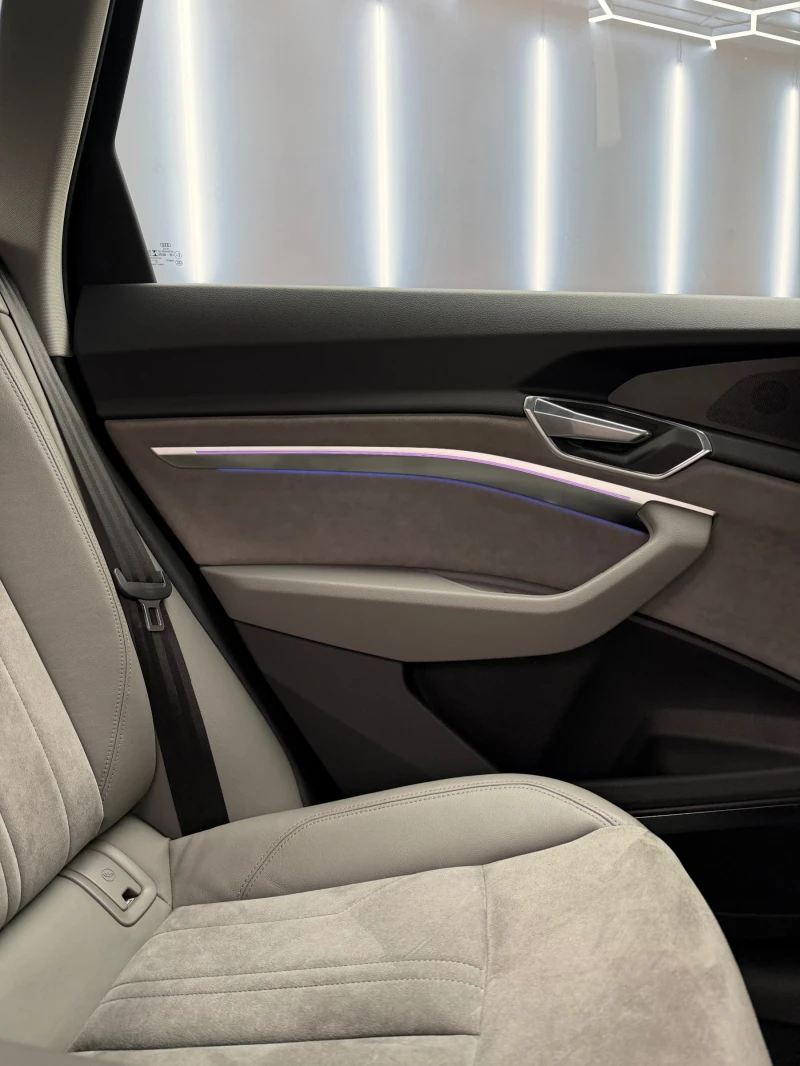 Audi E-Tron Гаранция , снимка 17 - Автомобили и джипове - 53113739