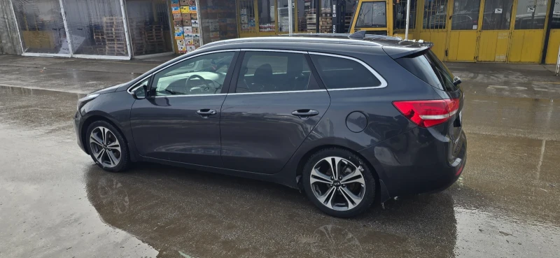 Kia Ceed Комби, снимка 5 - Автомобили и джипове - 53386679